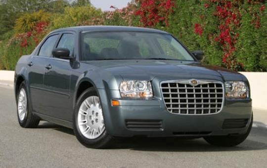 2005 Chrysler 300 fuel capacity #3