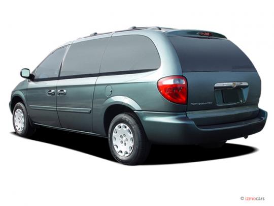 2004 Chrysler town and country specifications