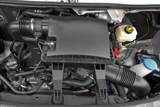 2012 Mercedes sprinter oil capacity #4