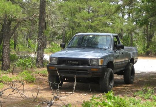 1990 Toyota pickup bed length