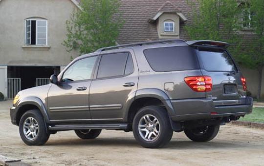 what is the towing capacity of a 2005 toyota sequoia #5