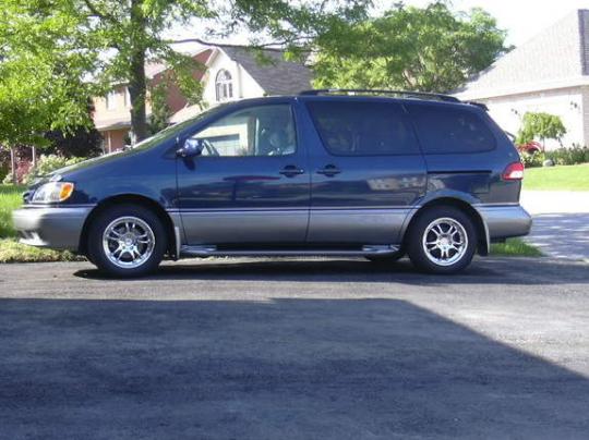 2002 toyota sienna length #3