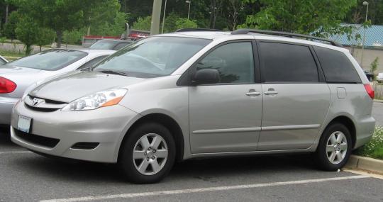 2006 toyota sienna length #7