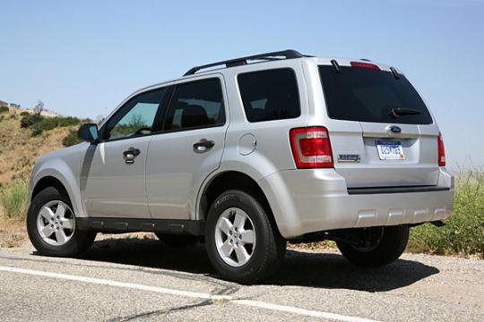 What is the towing capacity of a ford escape 2009 #8