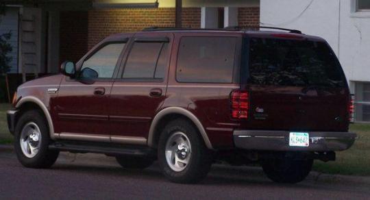 1998 Ford expedition eddie bauer towing capacity