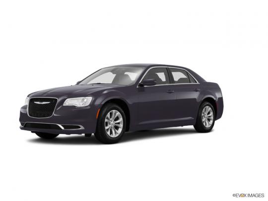 2016 Chrysler 300 Photo 1