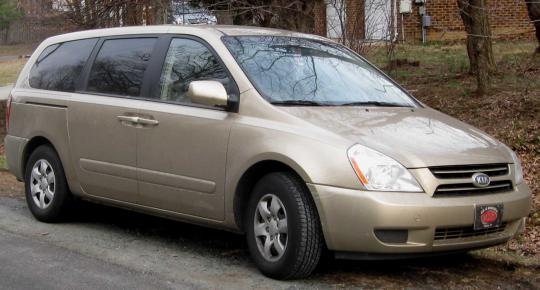 2009 kia minivan