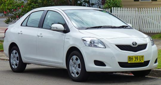 Toyota yaris 2008 год