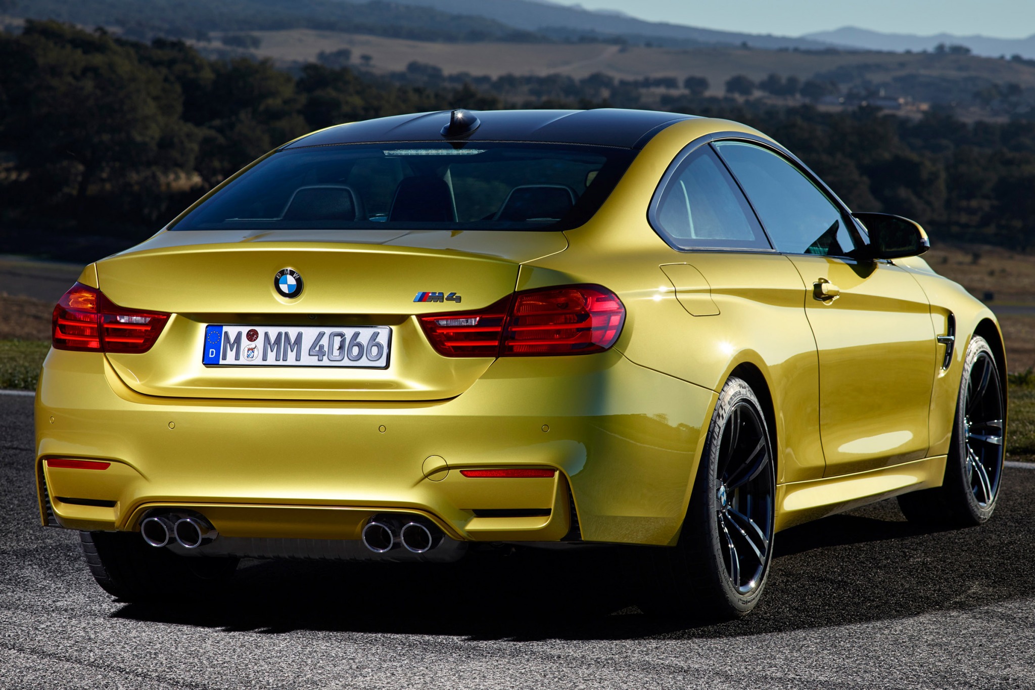 2015 BMW M4 VINs, Configurations, MSRP & Specs - AutoDetective