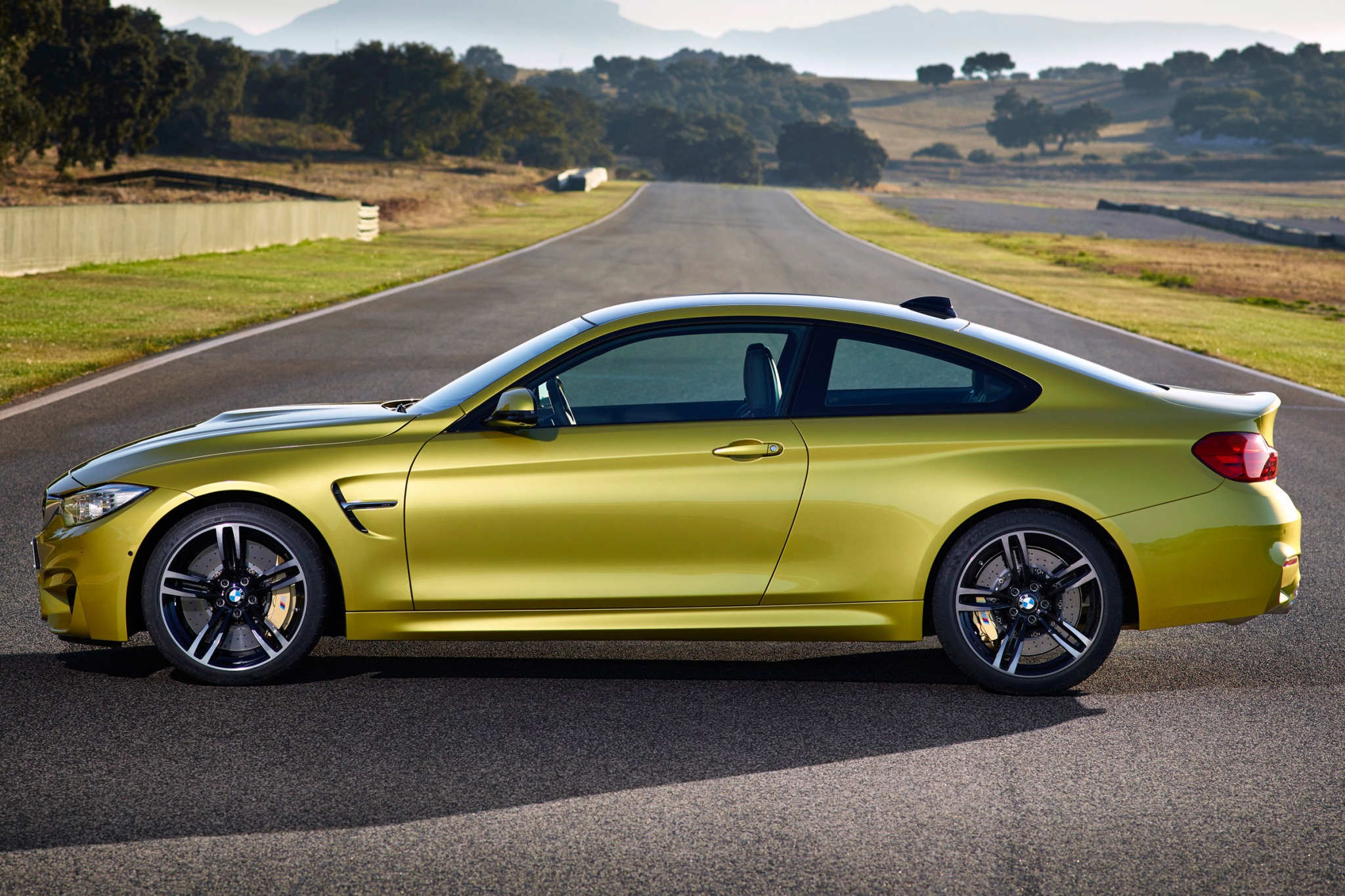 2016 BMW M4 VINs, Configurations, MSRP & Specs - AutoDetective