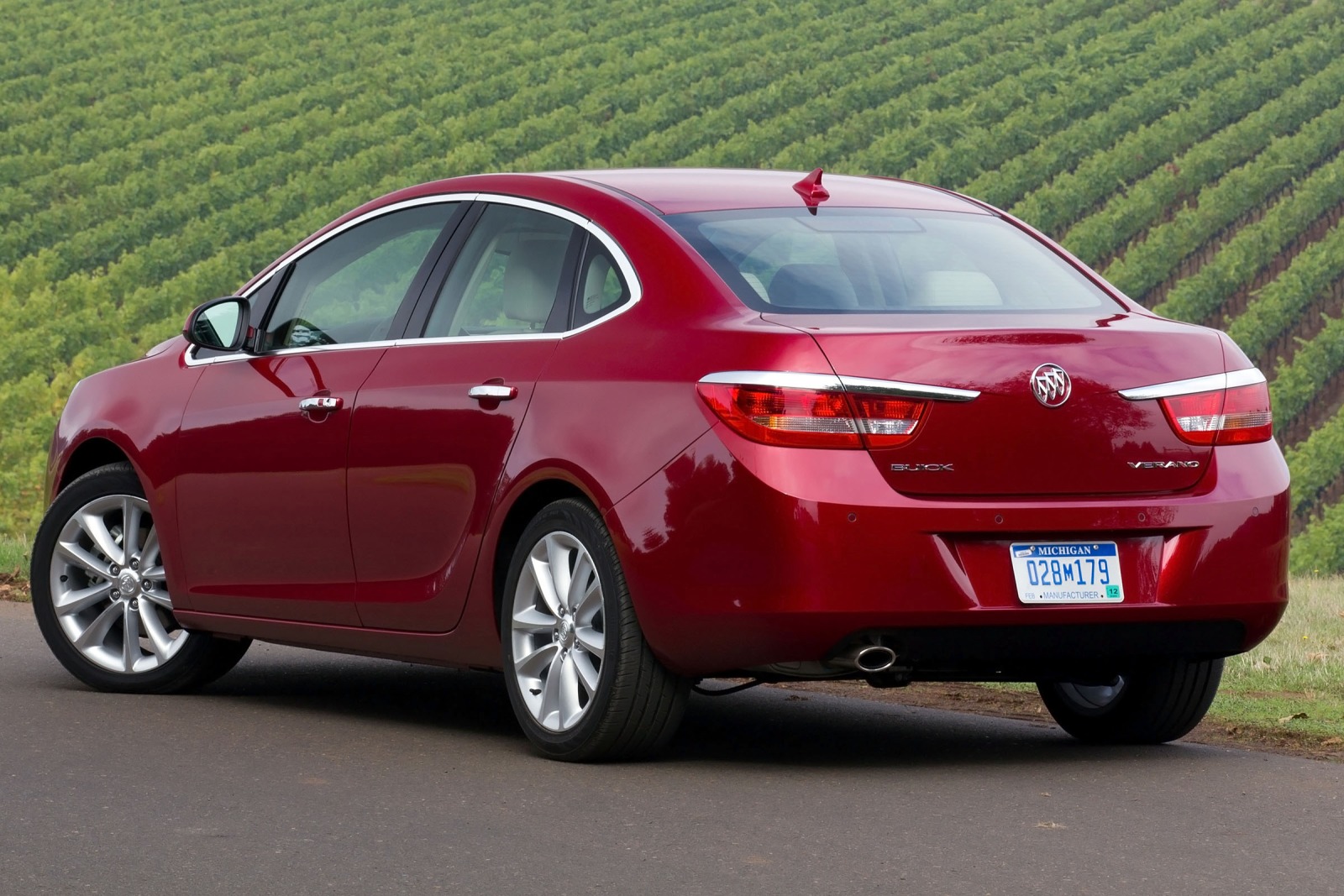 Buick Verano Vins Configurations Msrp Specs Autodetective