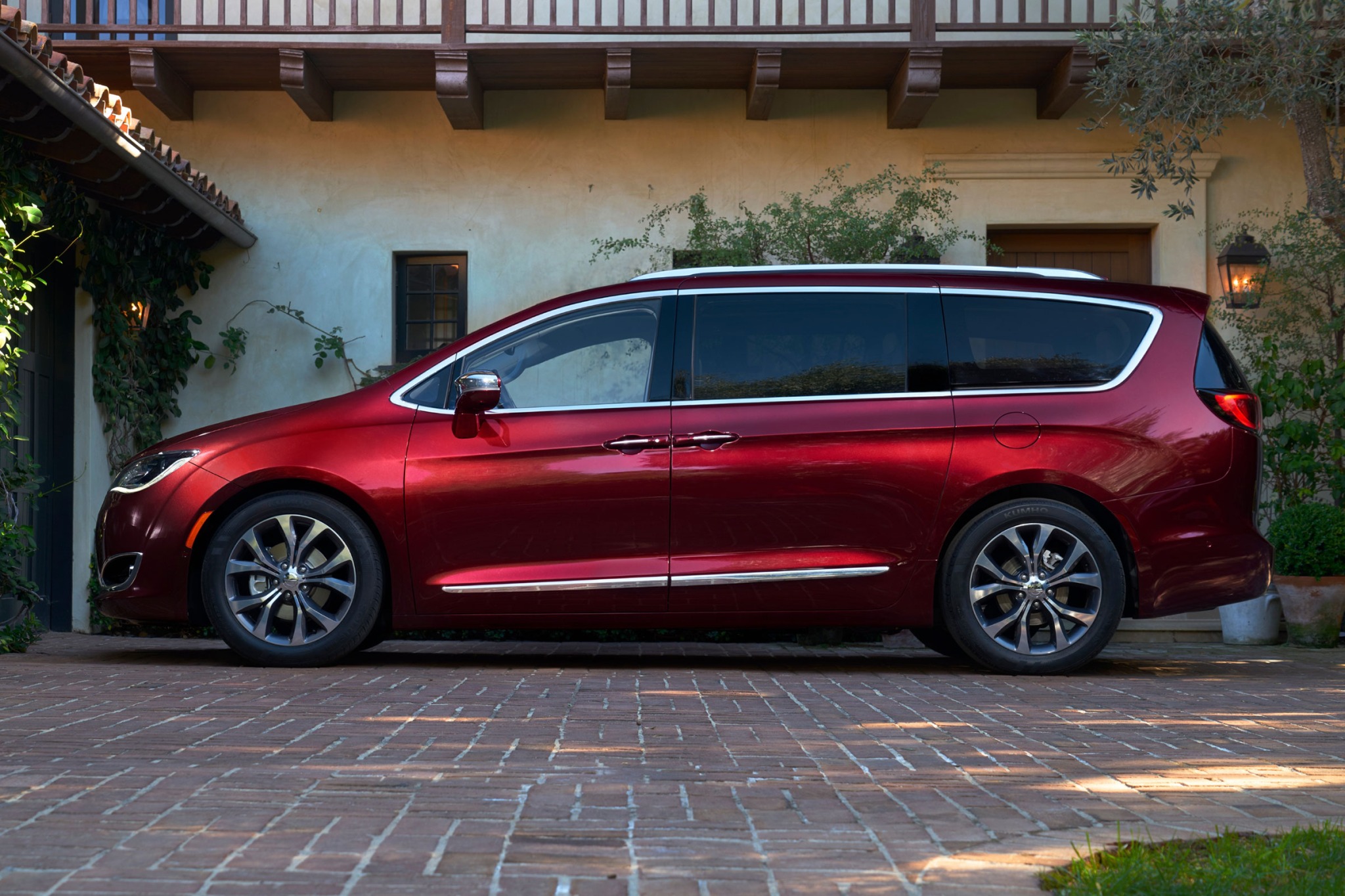 2018 Chrysler Pacifica Specs, Prices, VINs & Recalls - AutoDetective