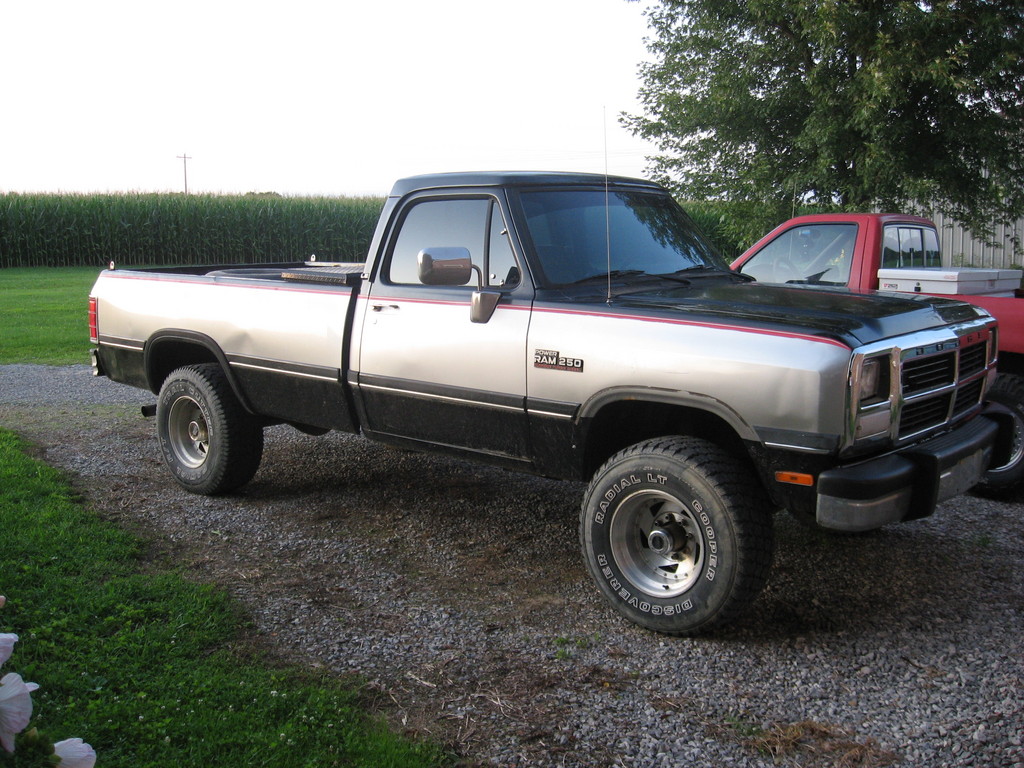 1991 Dodge Ram 250 VINs, Configurations, MSRP & Specs - AutoDetective