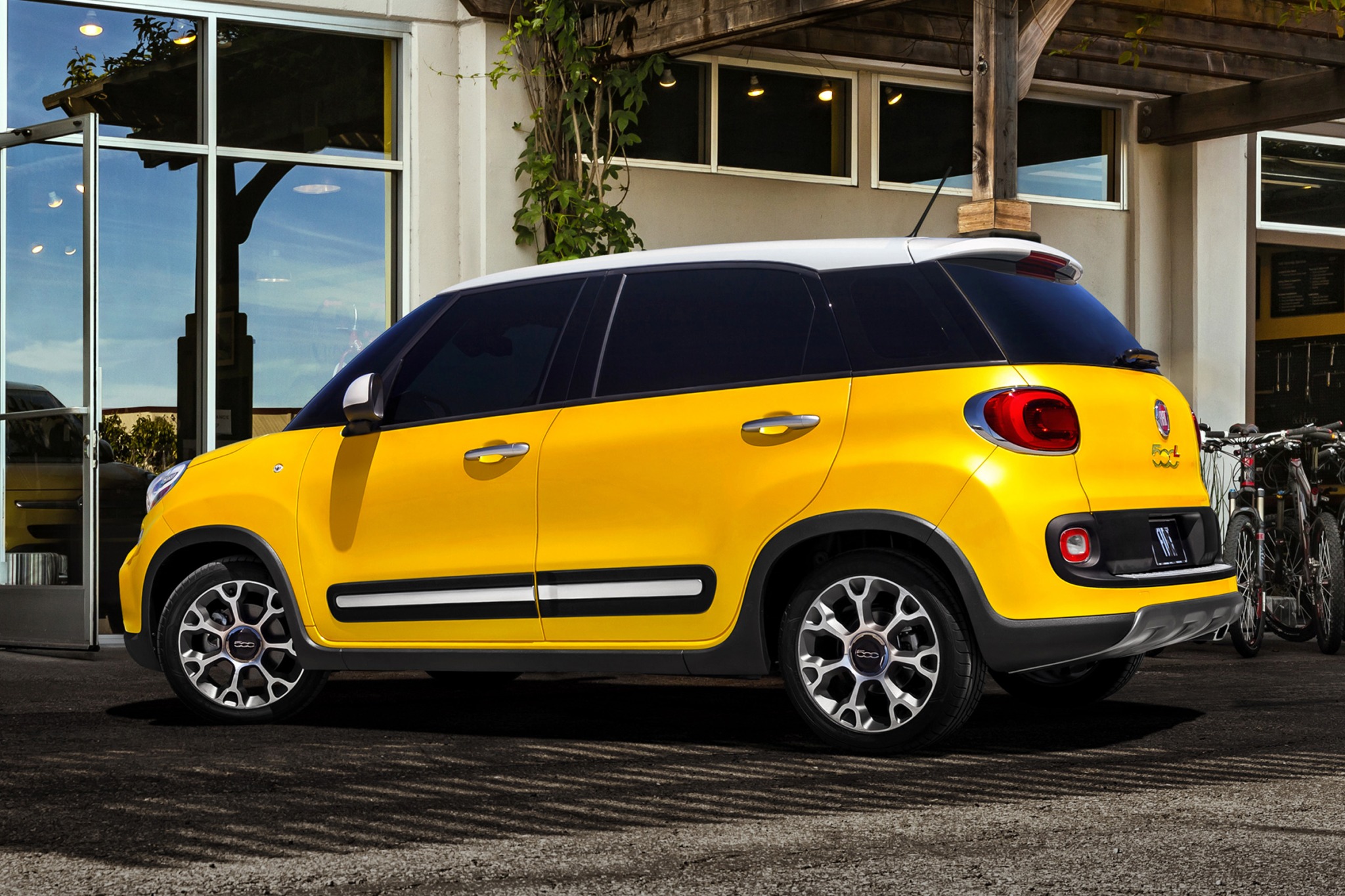 2016-fiat-500l-vins-configurations-msrp-specs-autodetective