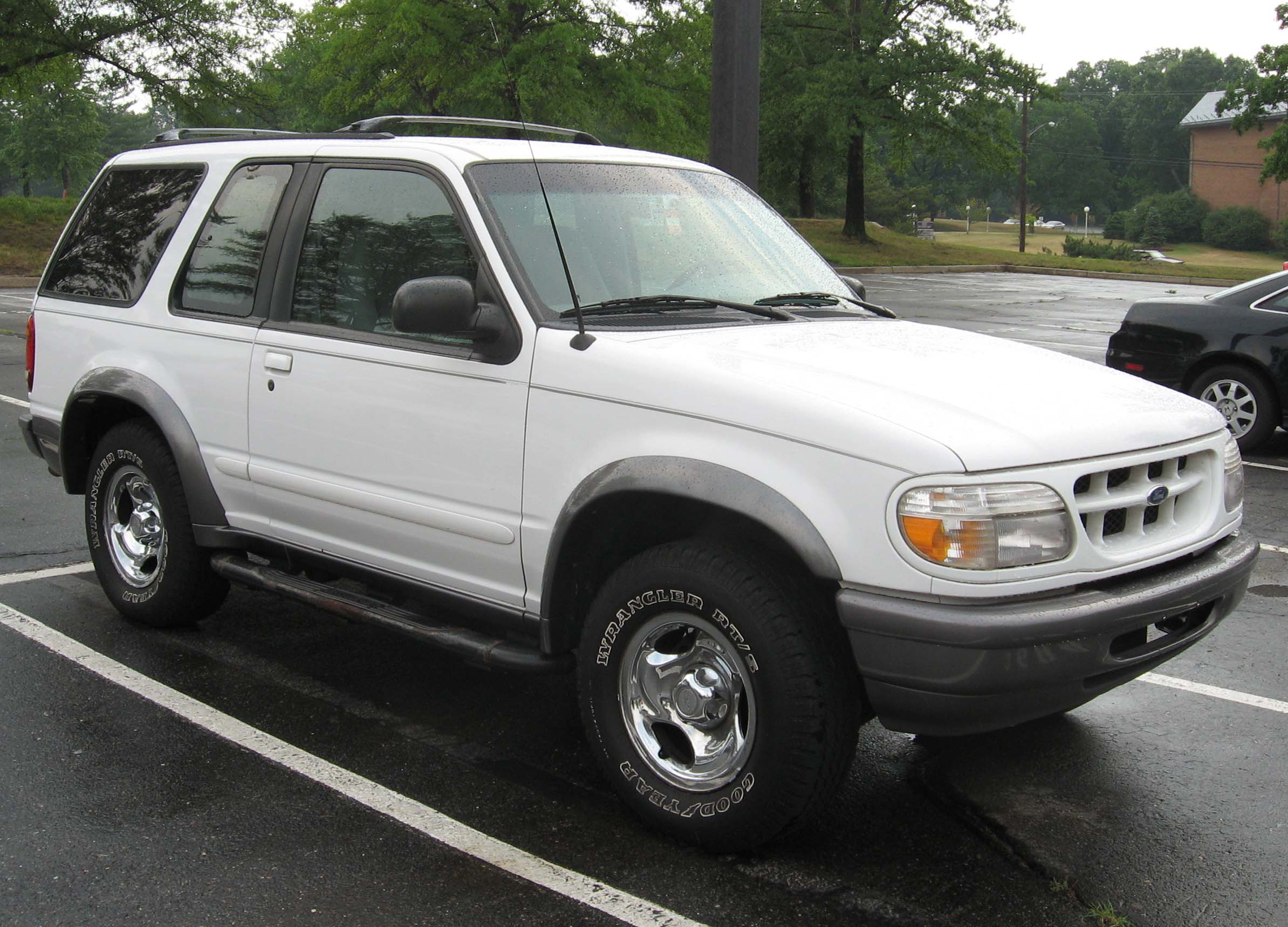 1999 Ford Explorer Vins Configurations Msrp Specs Autodetective