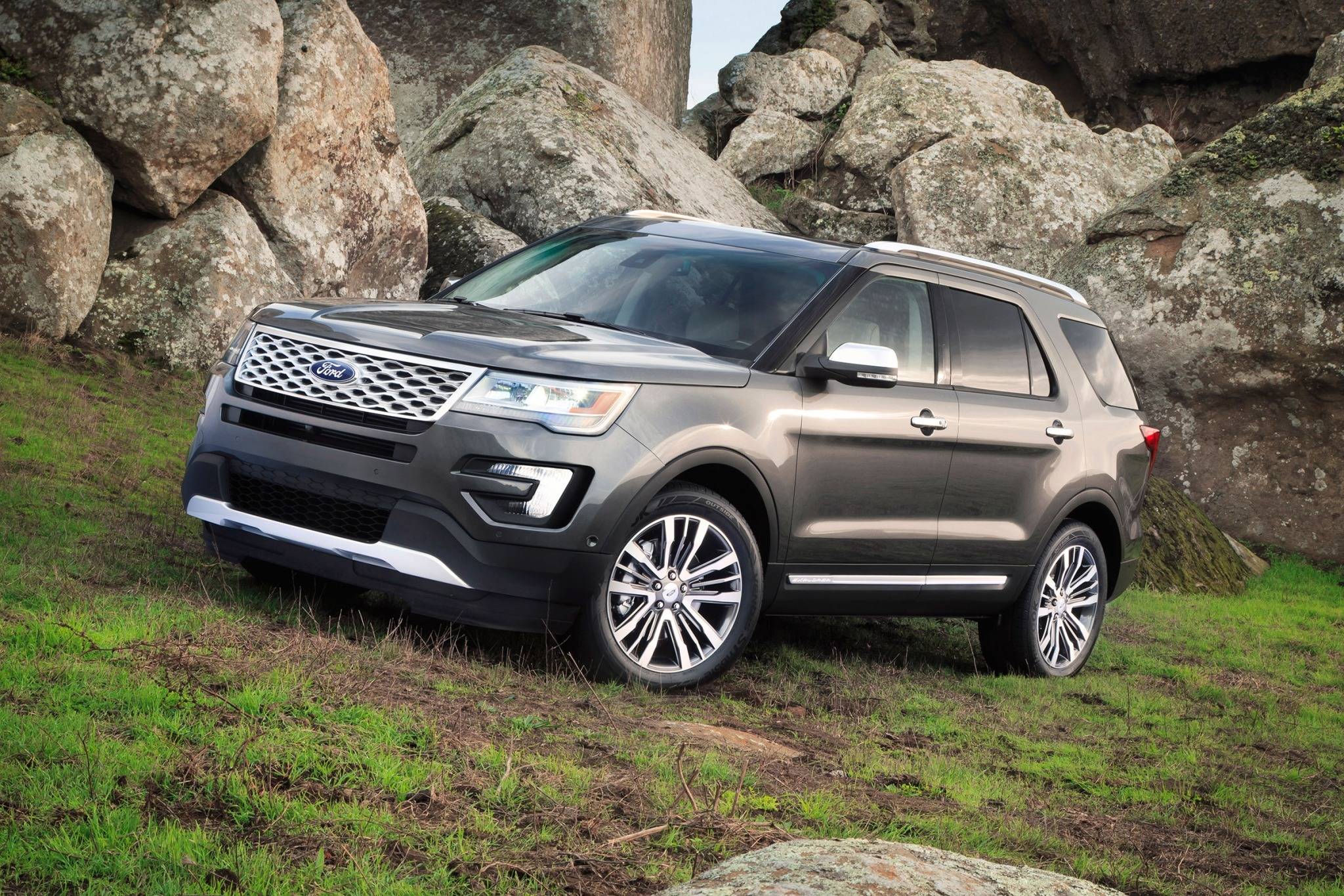 2018 Ford Explorer VINs, Configurations, MSRP & Specs - AutoDetective