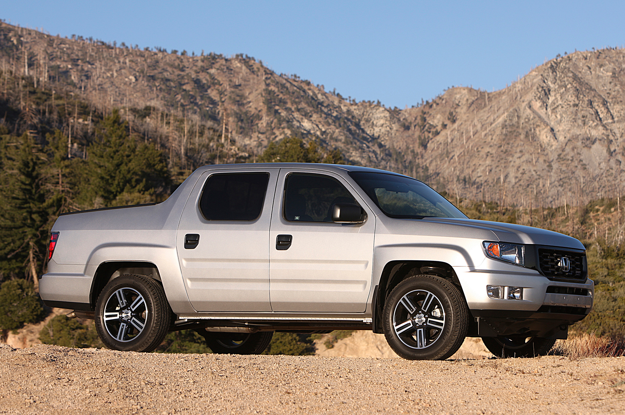 2014 Honda Ridgeline VINs, Configurations, MSRP & Specs AutoDetective