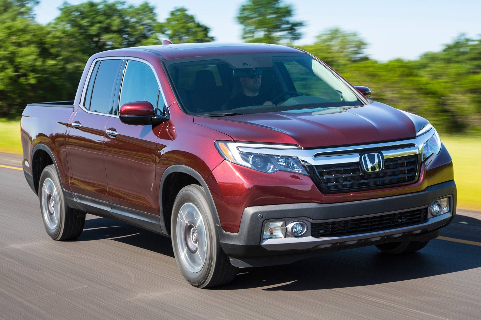 2017 Honda Ridgeline VINs, Configurations, MSRP & Specs - AutoDetective