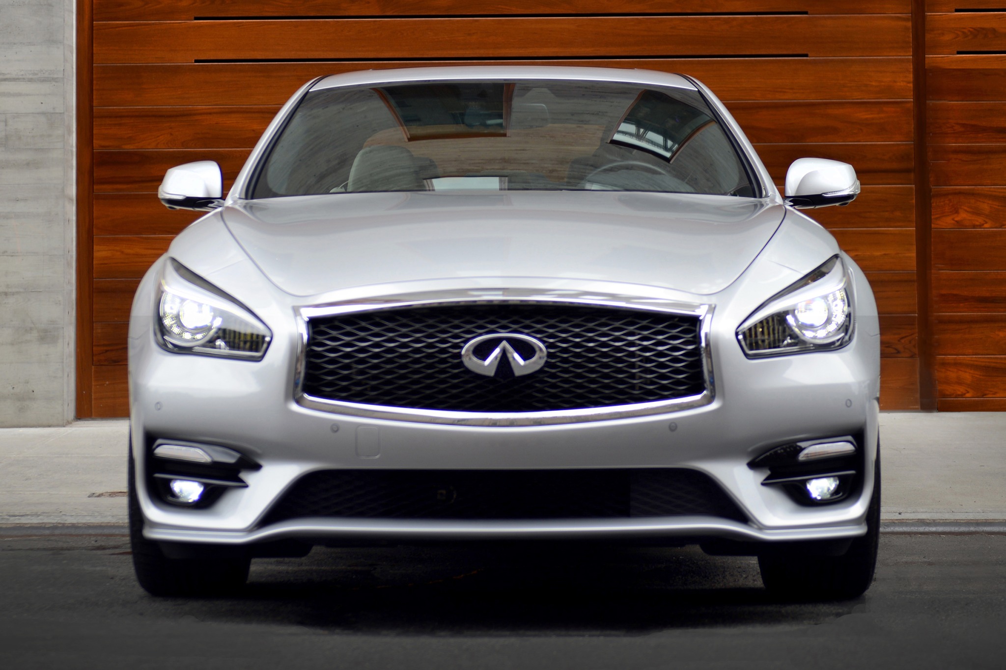 Infiniti q 70