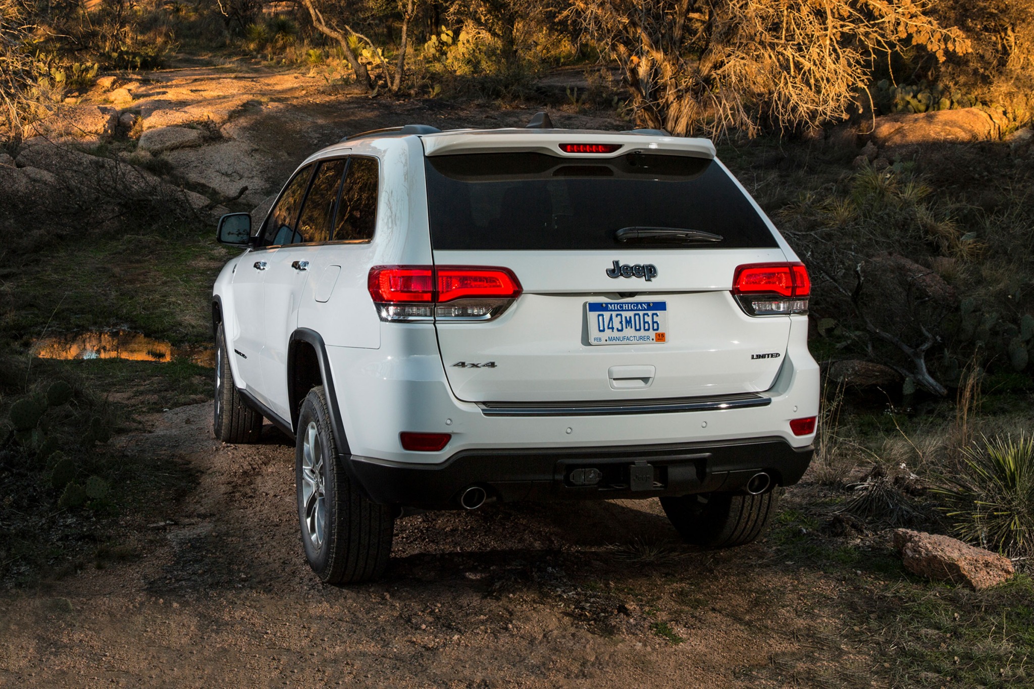 what size gas tank does a 2018 jeep grand cherokee limited have