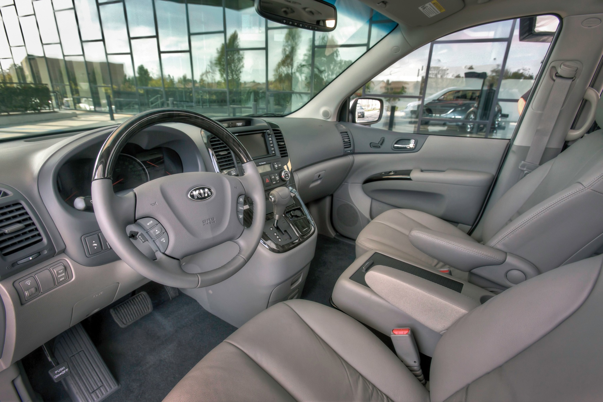 2014 Kia Sedona VINs, Configurations, MSRP & Specs - AutoDetective