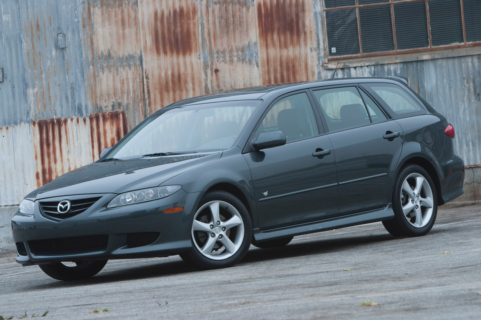 Мазда 2004 года. Mazda 6 2004 хэтчбек. Мазда 6 хэтчбек 2004 год. Вин Мазда 6 2004 год дорест. Навігатори до Мазди 6 2004 року.