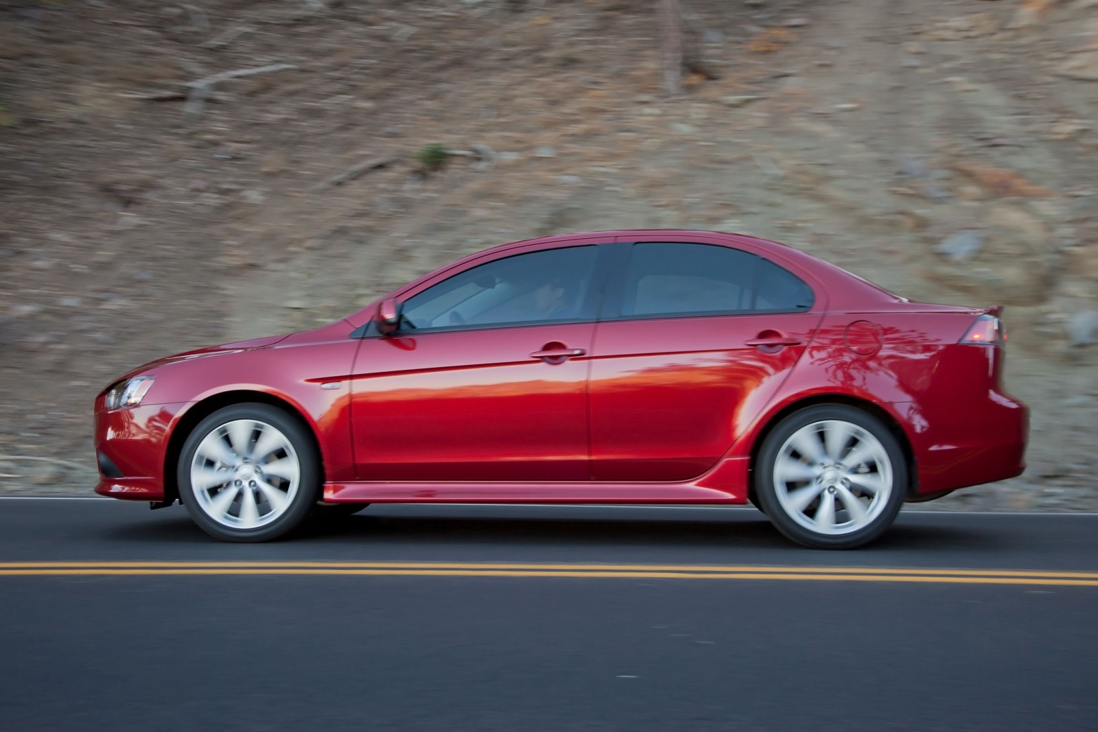 Mitsubishi lancer 2012 года