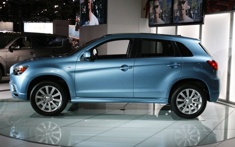 Mitsubishi outlander 2011 года