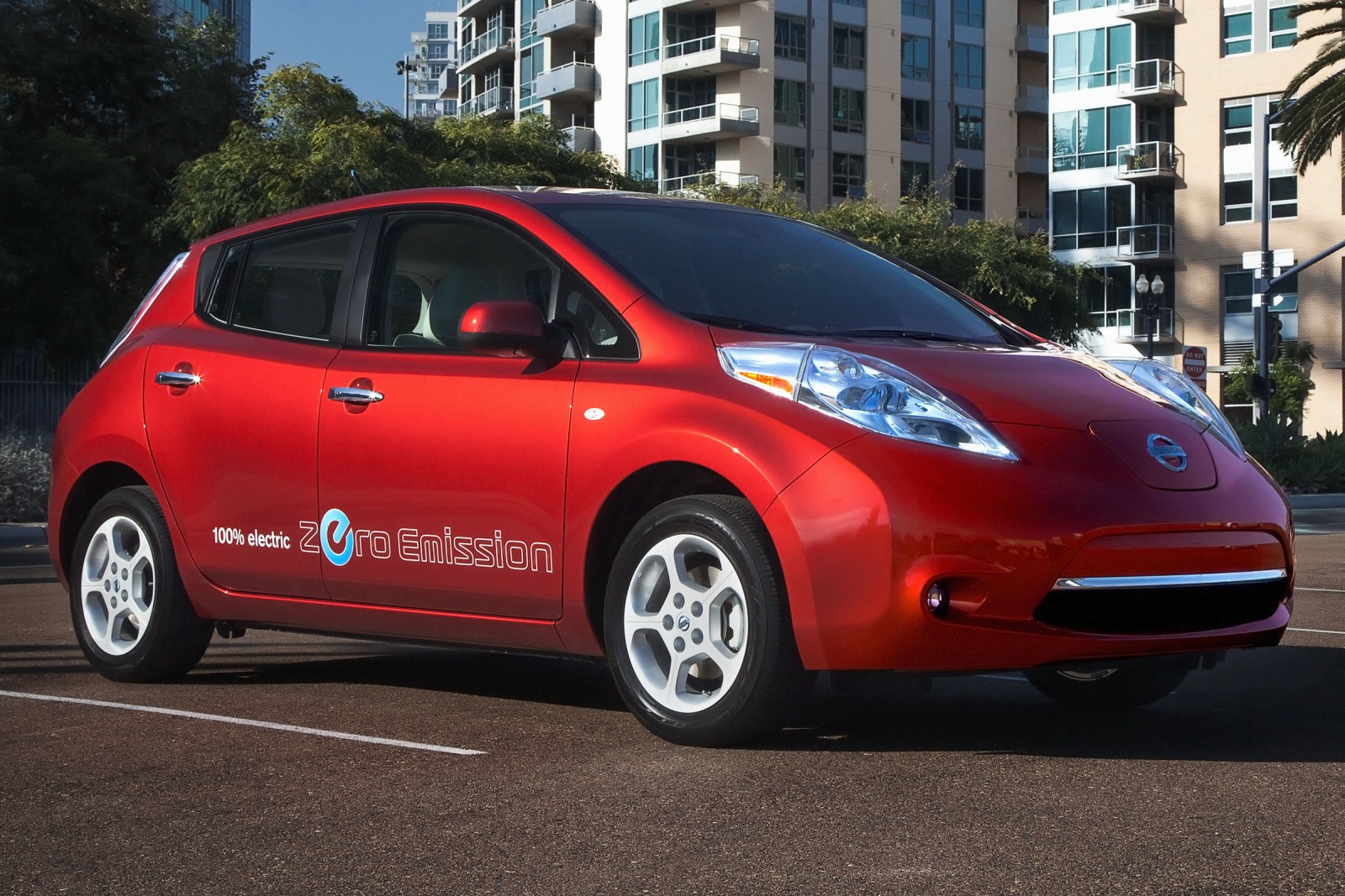 2011 Nissan LEAF SV VIN Check, Specs & Recalls - AutoDetective