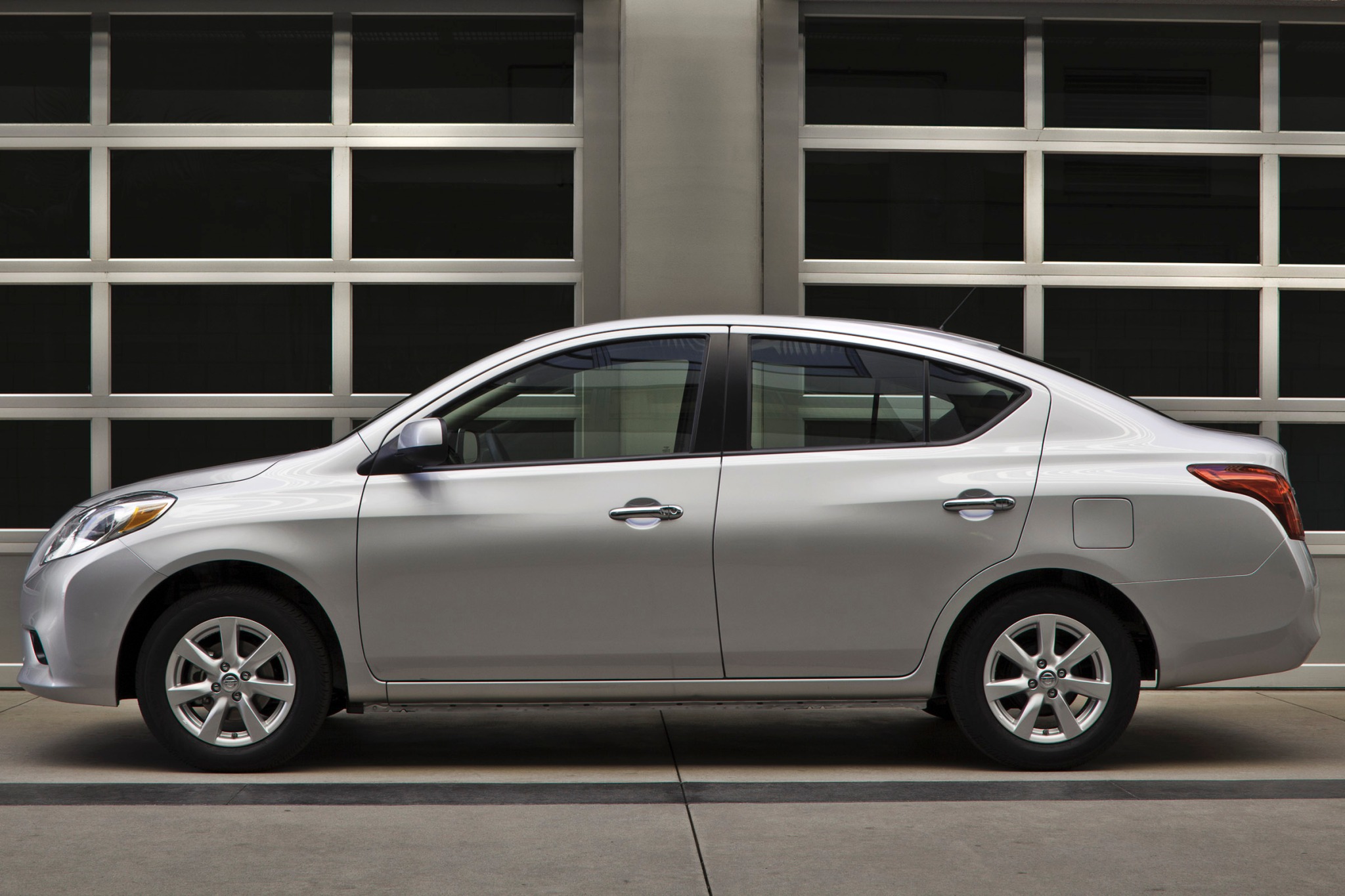 2012 Nissan Versa Specs, Prices, VINs & Recalls - AutoDetective