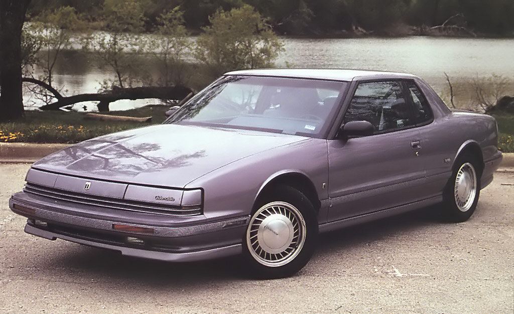 Oldsmobile toronado 1990