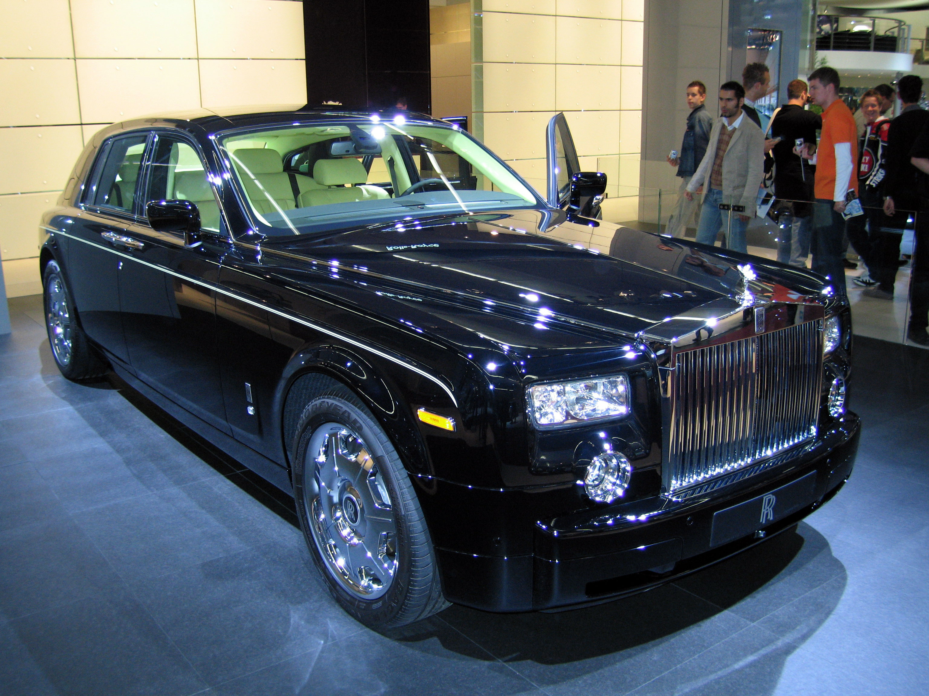 2005-rolls-royce-phantom-specs-prices-vins-recalls-autodetective