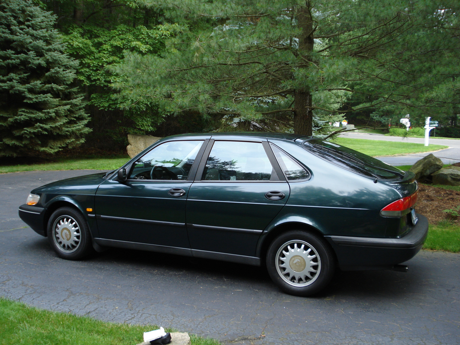 1996 Saab 900 VINs, Configurations, MSRP & Specs - AutoDetective