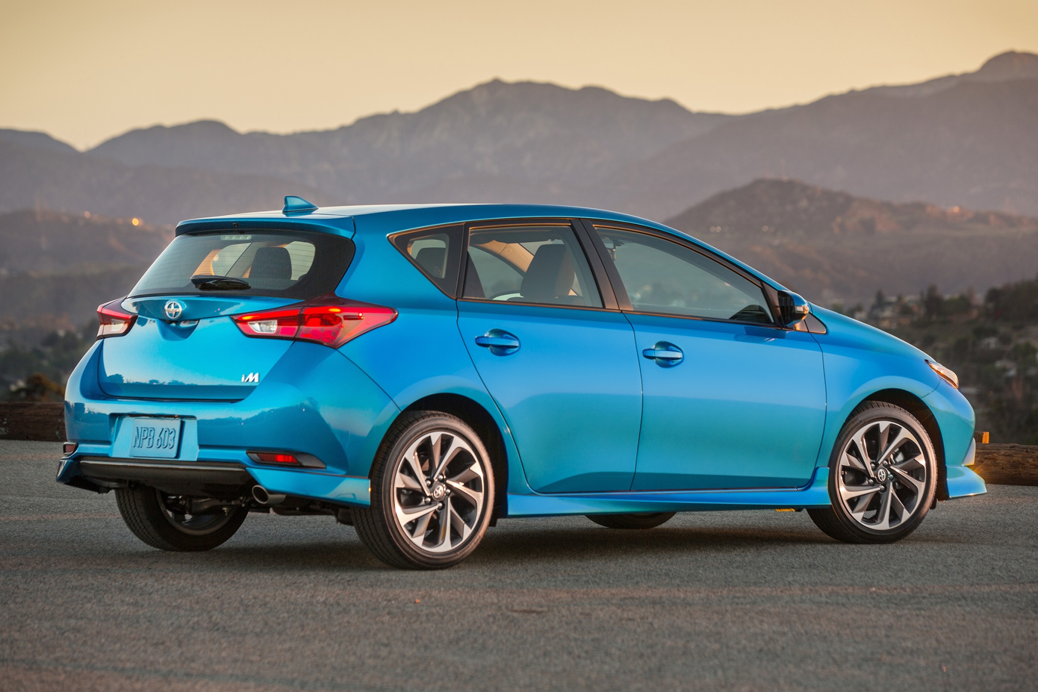 2016 Scion Im Vins Configurations Msrp And Specs Autodetective