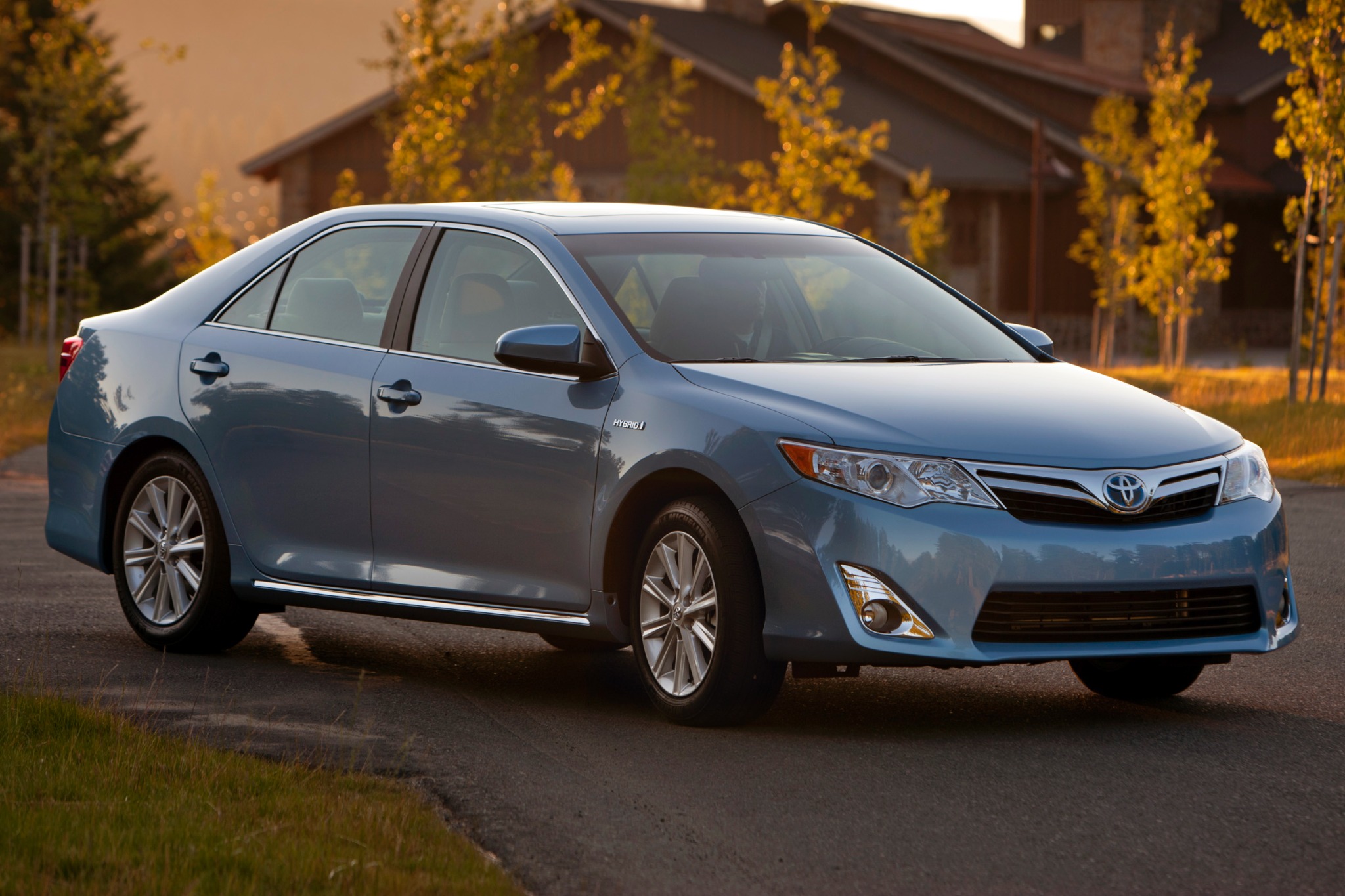 2013 Toyota Camry Hybrid Specs, Prices, VINs & Recalls - AutoDetective