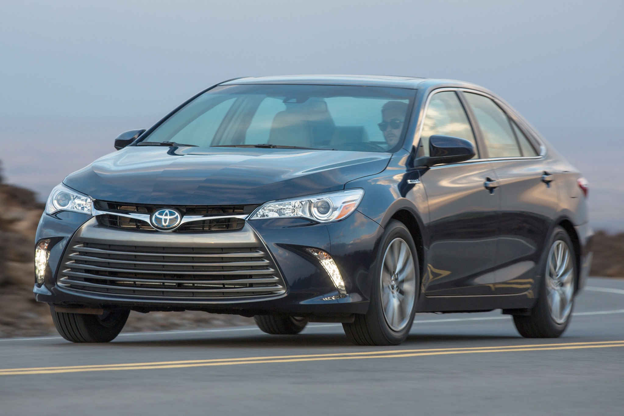 2016 Toyota Camry Hybrid Specs, Prices, VINs & Recalls - AutoDetective