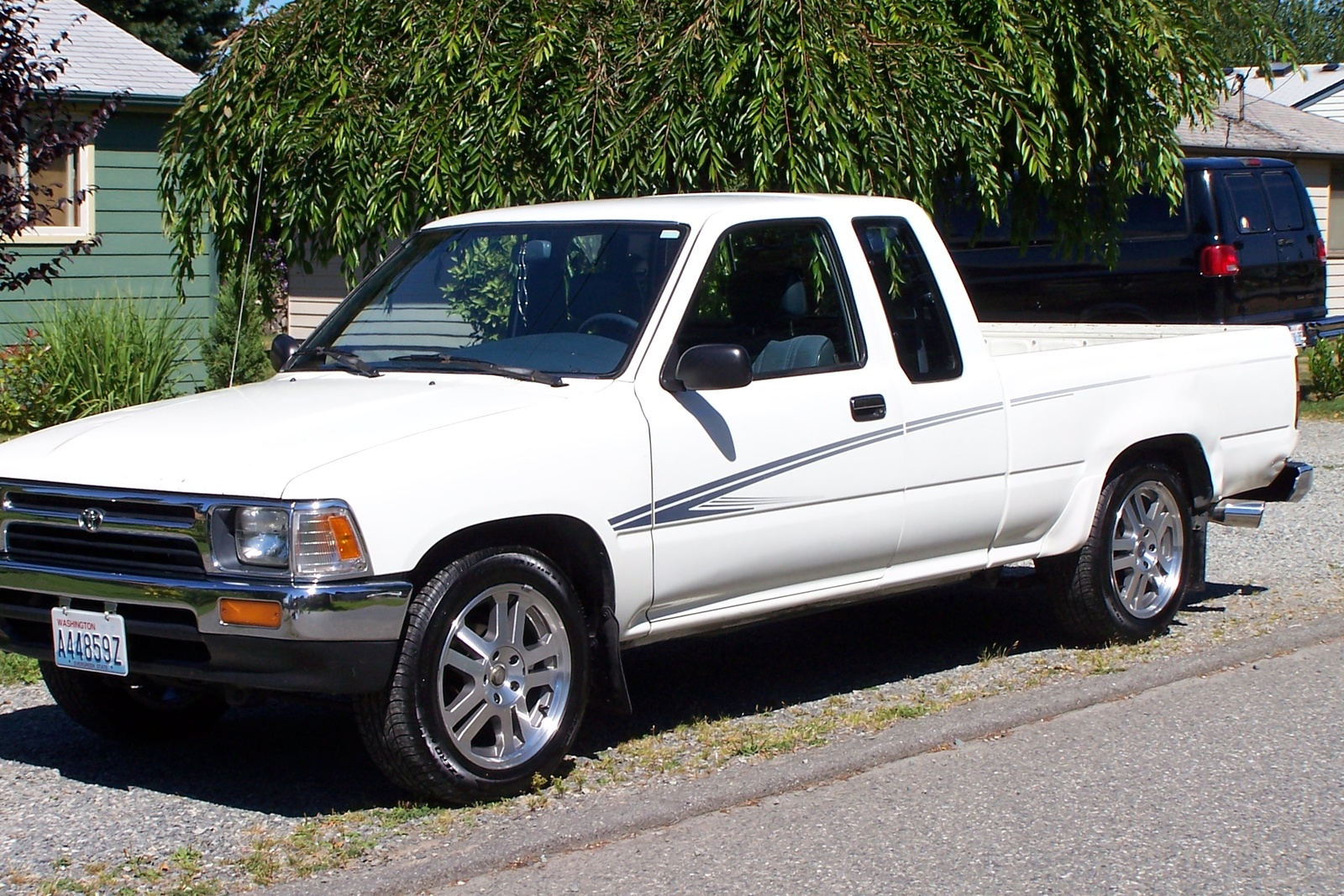 1992 Toyota Pickup DLX Reg. Cab Long Bed 2WD VIN check - AutoDetective