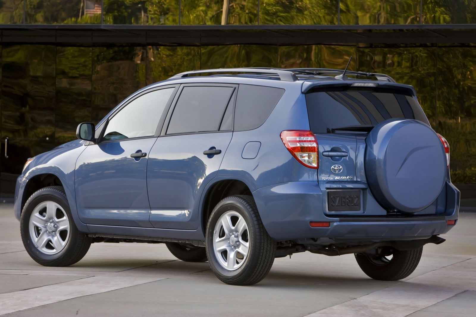 Toyota rav 4 фото