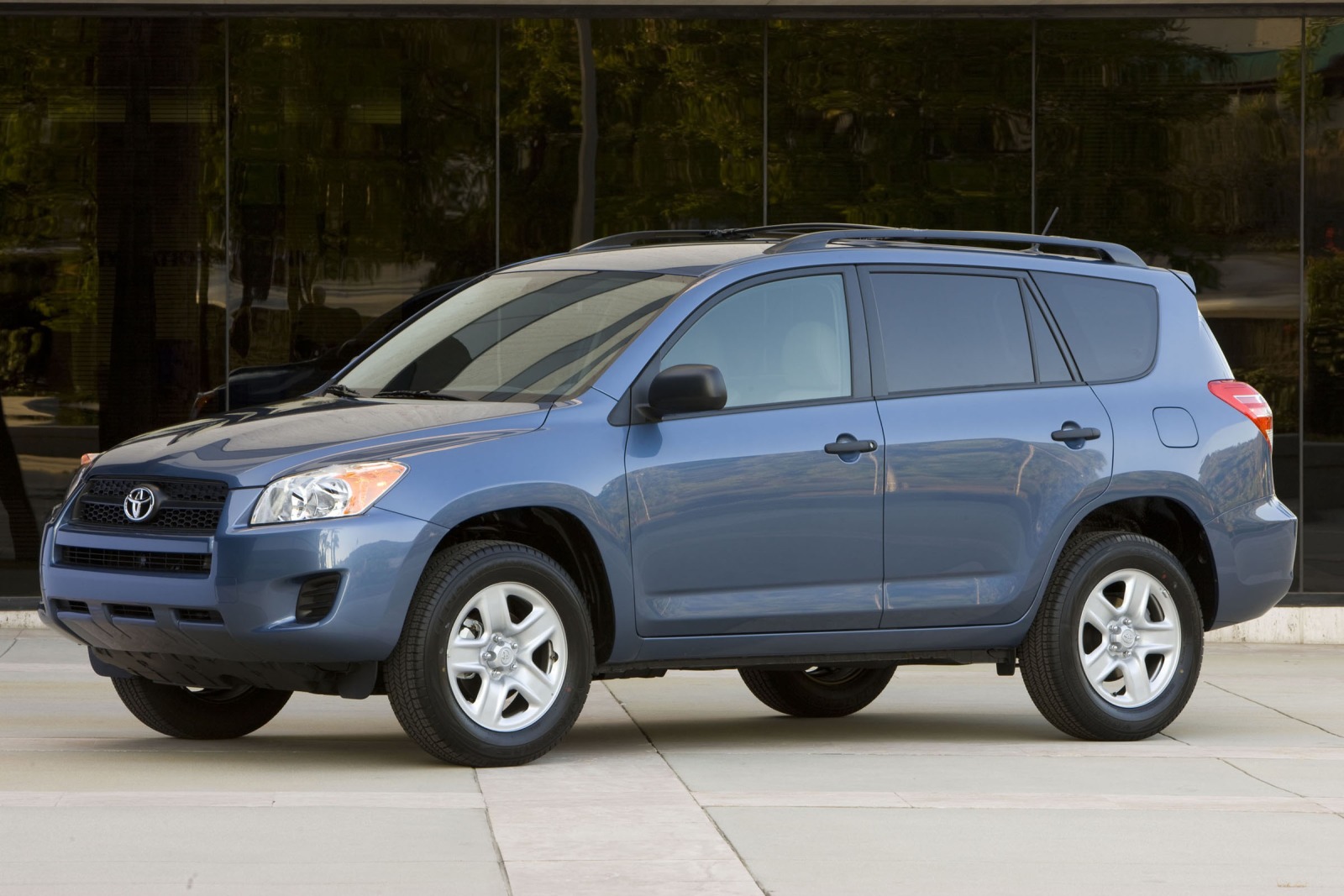 Toyota rav4 2012 года