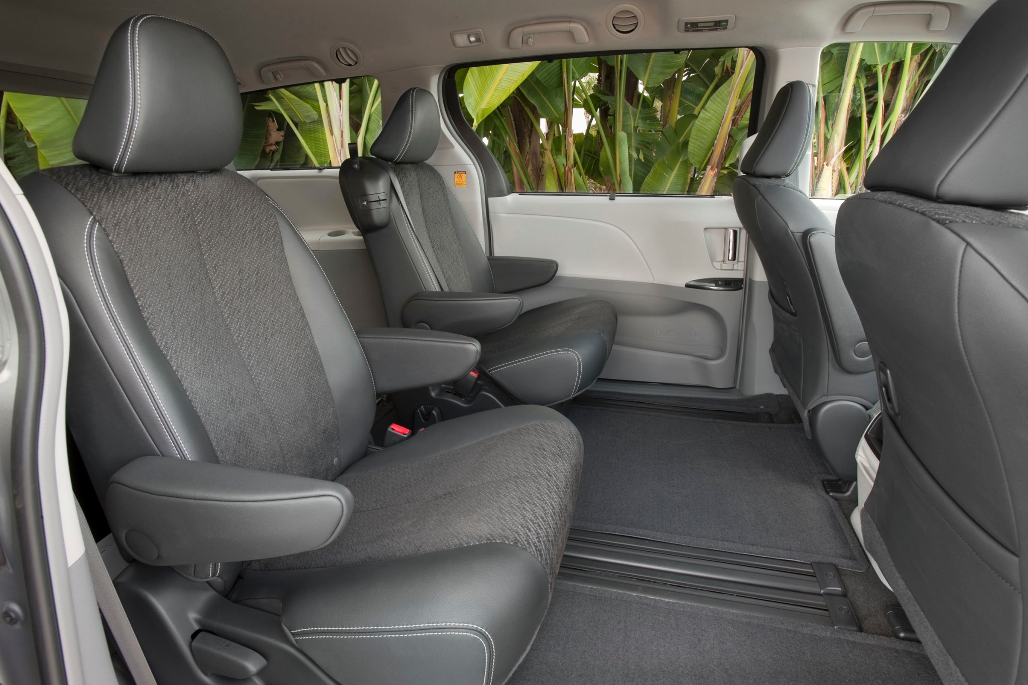 2013 Toyota Sienna VIN Check, Specs & Recalls - AutoDetective