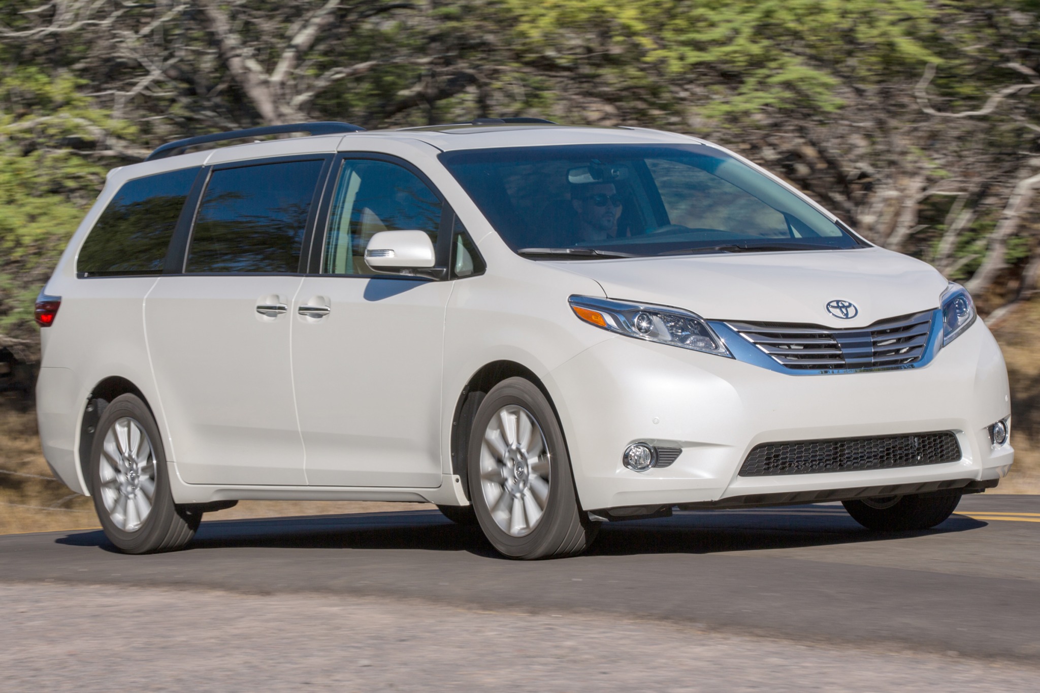 2016 Toyota Sienna Specs, Prices, Vins & Recalls - Autodetective