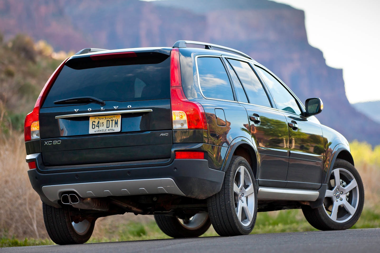 2014 Volvo XC90 VINs, Configurations, MSRP & Specs AutoDetective